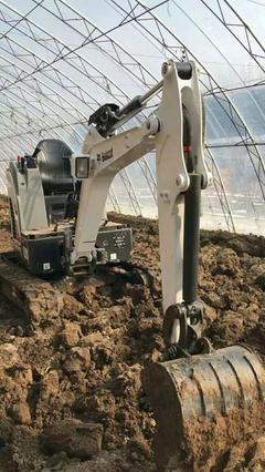 半年買2臺微挖！新農村建設蘊育新商機，大棚與農業機械需求井噴